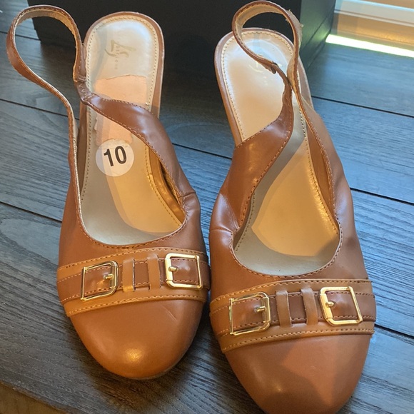 Life Stride Strappy Heels - Picture 2 of 6